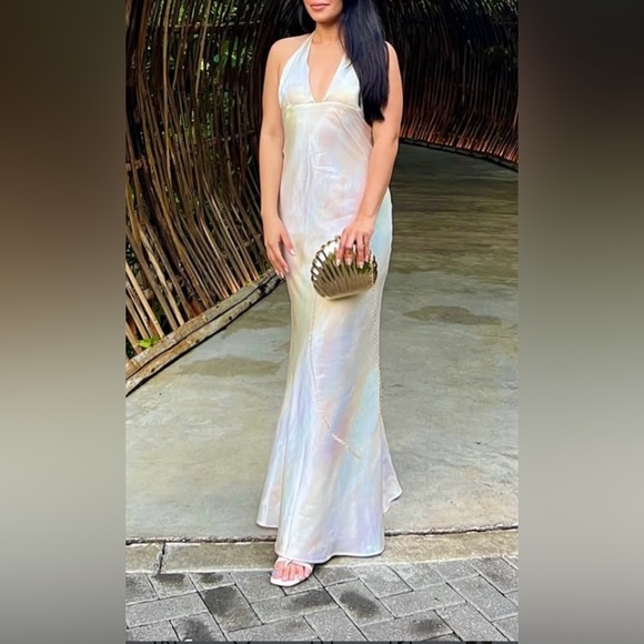 Long satin halter dress - Picture 11 of 12